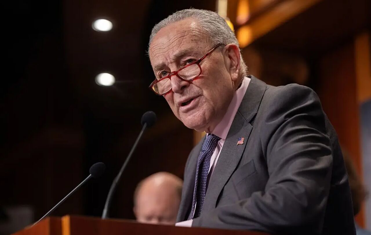 رهبر دموکرات های سنا: ترامپ باید درباره ایران استدلالهای خود را بیان کرد