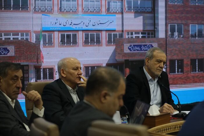 قائمپناه: توجه دولت به اقتصاد دریامحور و مناطق آزاد تجاری ویژه است