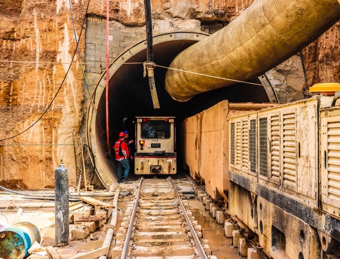 تونل مترو شیراز به کلبه سعدی رسید