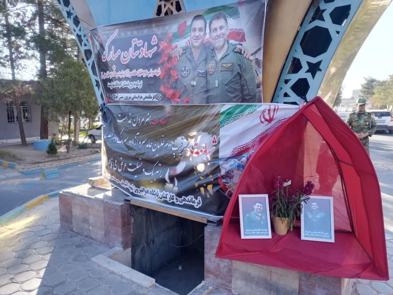 وداع باشکوه اصفهانیها با شهدای هوانیروز/ پیکر خلبانان شهید بر دوش همرزمان تشییع شد