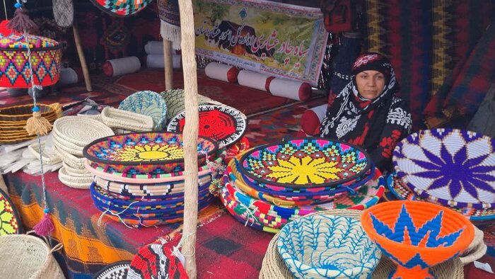 عشایر ایلام سالانه ۱۰۰ هزار تُن انواع فرآورده دامی تولید میکنند