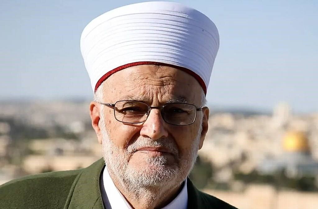 Ekrima Sabri warned about settlers' actions against Al-Aqsa Mosque