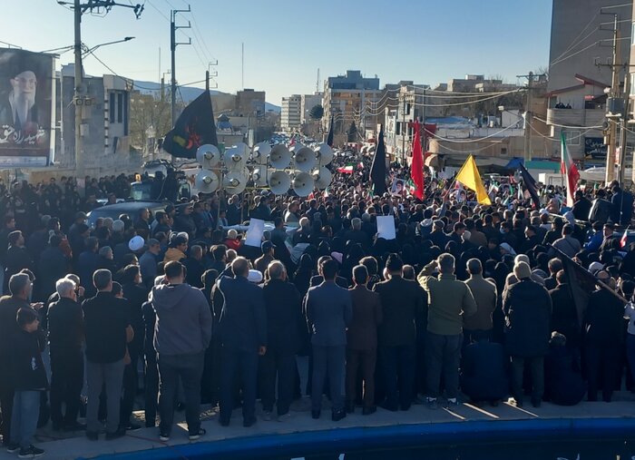 مردم با انسجام ملی راه توطئههای دشمنان را میبندند