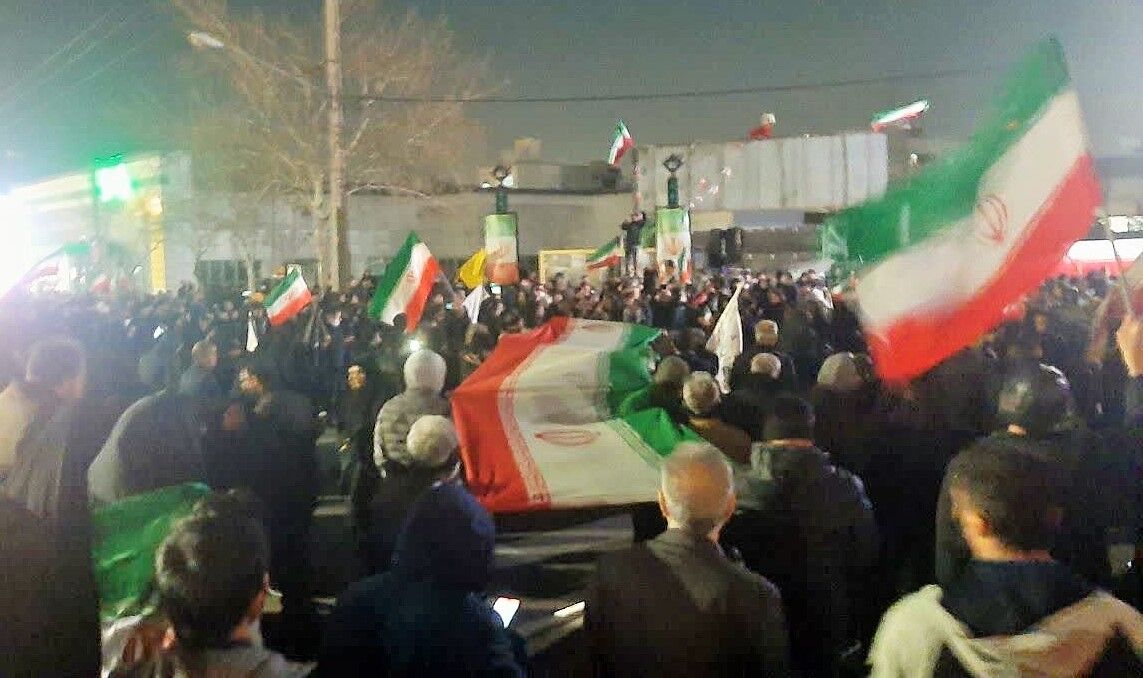 بیعت مشهدی ها با ولایت و پشتیبانی از نیروهای مسلح در ۶۵ امین حماسه خیابانی