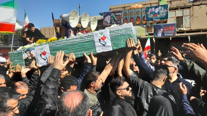 پیکر ۲ شهید حملات تجاوزکارانه آمریکایی - صهیونی در اهواز تشییع شد