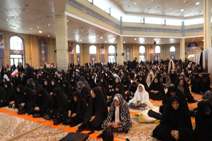 امام جمعه ایلام: بازدارندگی و جهاد اقتصادی همتراز اقتدار نظامی است