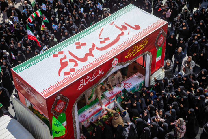 تشییع دلاورمردان دنا؛ سلاطین دریا در آغوش زمین