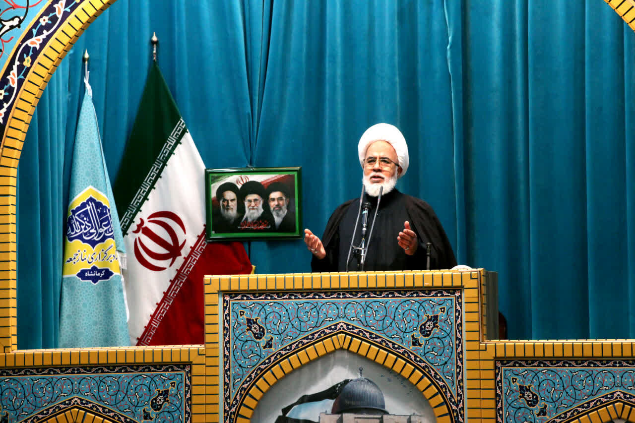 انتقام از عاملان جنایت علیه فرماندهان و شهدای کشور مطالبه ملت ایران است