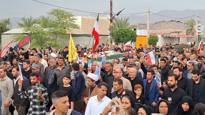 دیپلمات شهید دشتستانی خاکسپاری شد