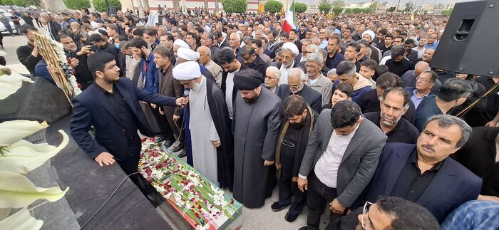 دیپلمات شهید دشتستانی خاکسپاری شد