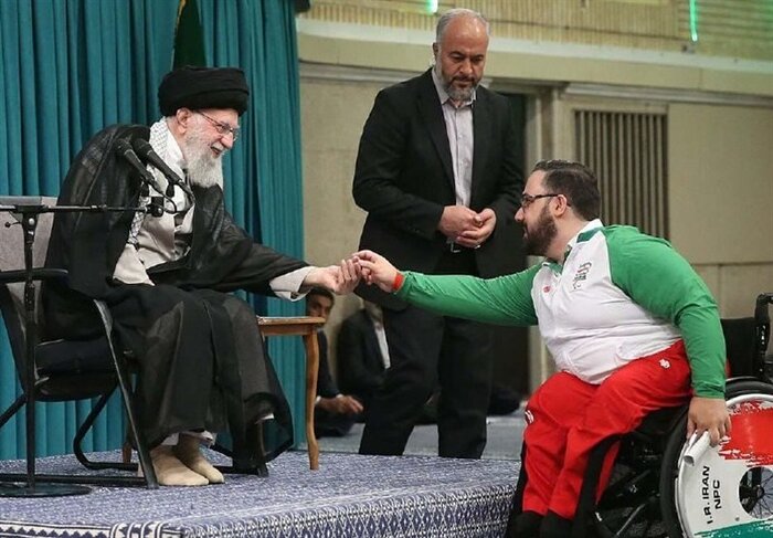 قهرمان پارالمپیک: در آغوش رهبری احساس کردم برای لحظاتی در این عالم نیستم