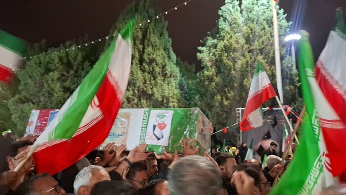 کرمان روی موج وطندوستی؛ دفاع از ایران تا پیروزی نهایی ادامه دارد