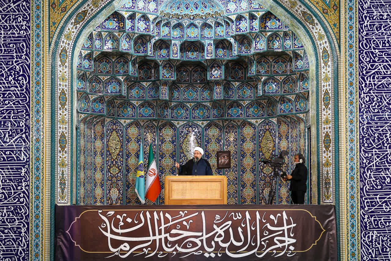 امام جمعه تبریز: آتش خارک، آمریکا را میسوزاند امام جمعه تبریز: آتش خارک، آمریکا را میسوزاند