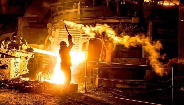 سایه محدودیت های برق بر سر تولید فولاد و سیمانی ها