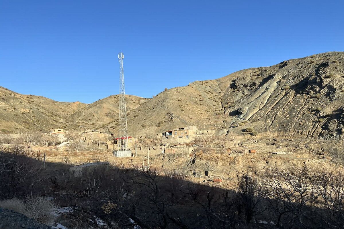 اتصال سه روستای خراسان جنوبی به شبکه ملی اطلاعات در شرایط جنگی اتصال سه روستای خراسان جنوبی به شبکه ملی اطلاعات در شرایط جنگی