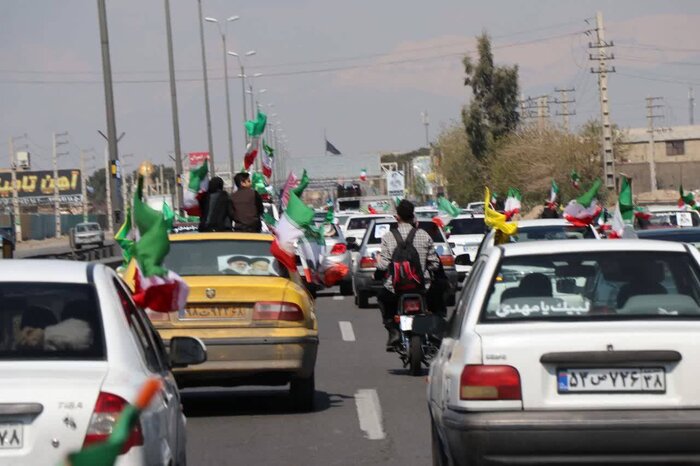 همایش خودرویی «ایران ۴۵»؛ رای آری دوباره کرمانیها به جمهوری اسلامی