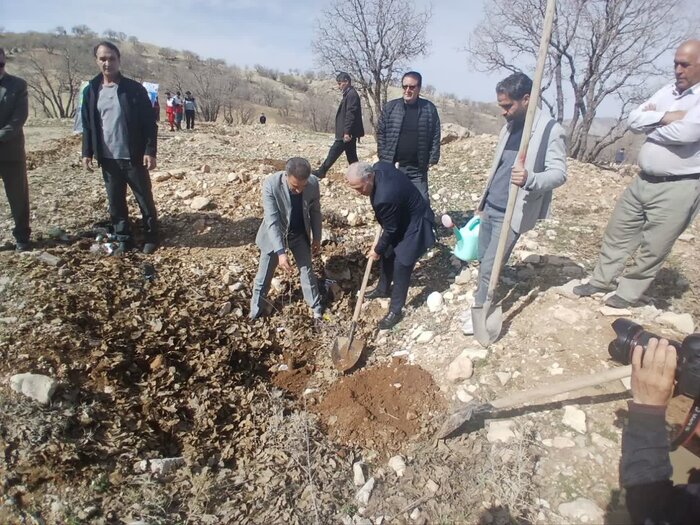 ترویج فرهنگ حفاظت از طبیعت با گرامیداشت یاد رهبر شهید