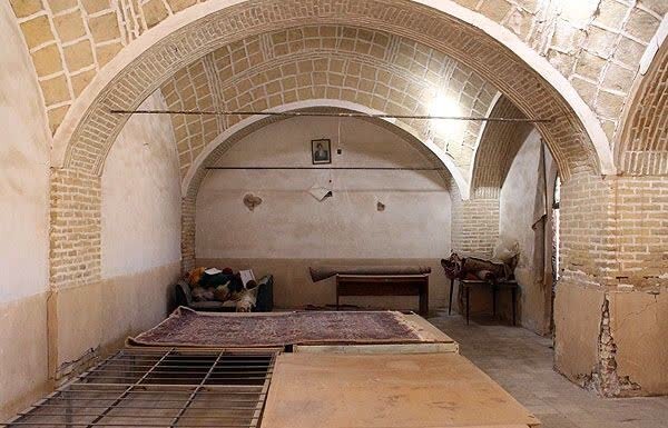 گره احیای عمارت تاریخی شرکت فرش کرمان گشوده می‌شود؟