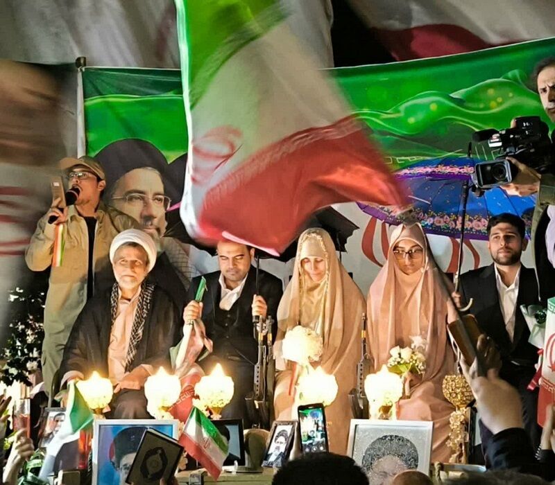 فیلم|آغاز زندگی مشترک عروس و داماد گنابادی همزمان با اجتماع مردمی