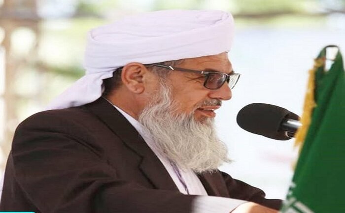 امام جمعه خاش: حمایت از نیروهای مسلح و صیانت از منافع ملی وظیفهای همگانی است