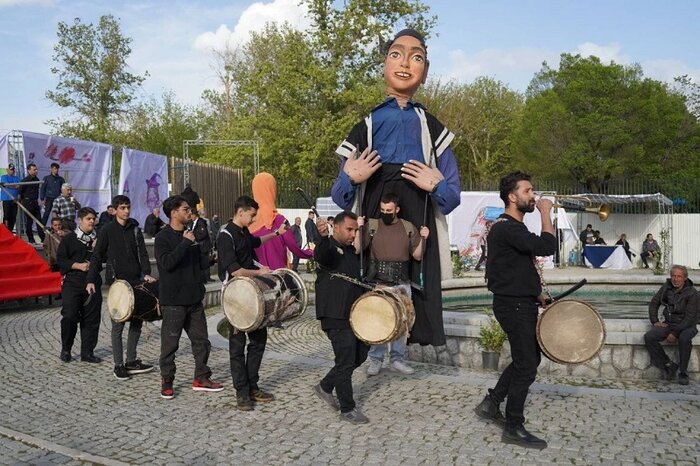پنجمین روز «برای ایران، سرچشمه هنر»؛ همراهی مردم با موسیقیهای حماسی