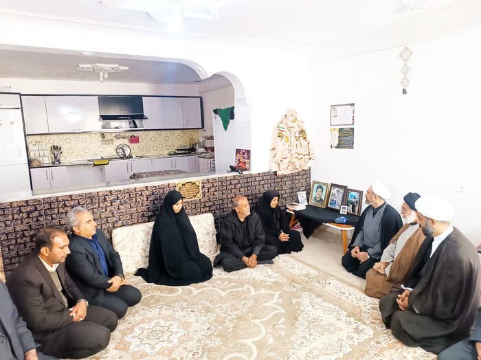 امام جمعه ایلام: شکوه و امنیت کشور وامدار خون شهیدان و شکیبایی خانوادههای آنان است
