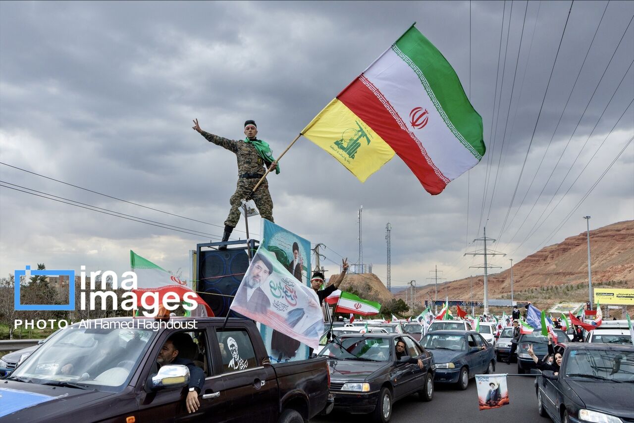 نمایش وحدت در خیابان‌های تبریز؛ کاروان خودرویی مردم از میدان آذربایجان تا ائل‌گلی