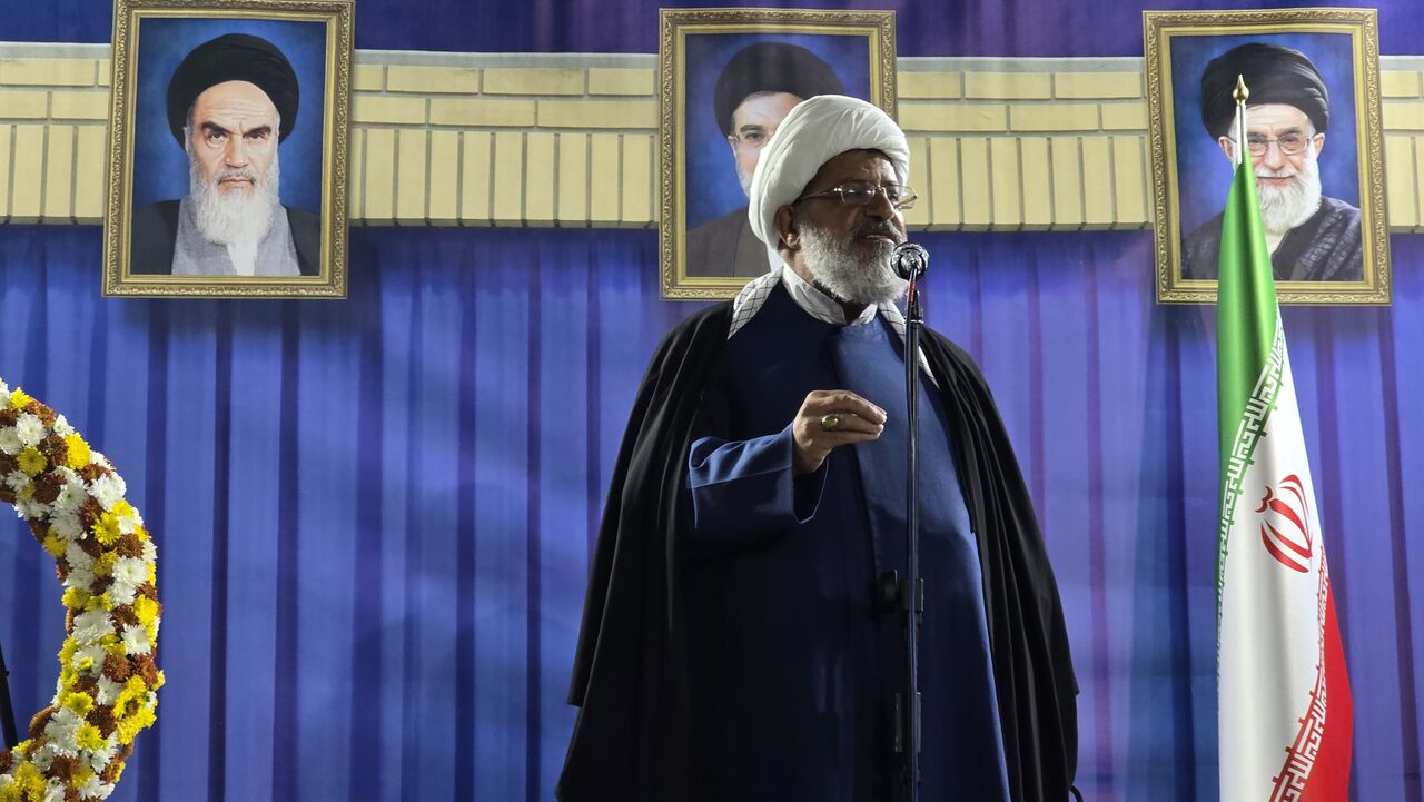 رئیس سازمان عقیدتی سیاسی فراجا: ملت ایران شکست ناپذیر است