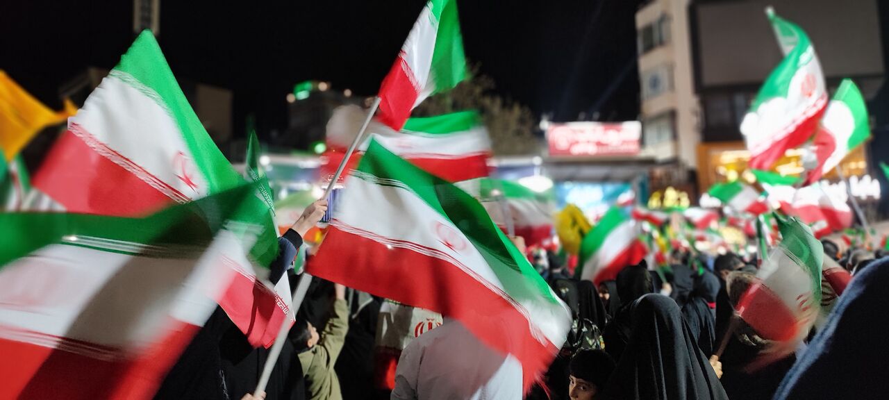 تحلیل‌گر سیاسی: توطئه‌های دشمن نتوانست اقتدار جمهوری اسلامی را تعضیف کند