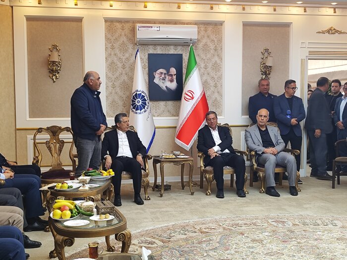دیدار استاندار آذربایجان غربی با تولید کنندگان