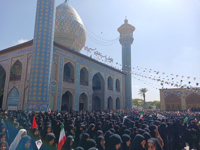 بدرقه پنج شهید خانواده ۶ نفره؛ سند روشن جنایت دشمن بر دستان مردم شیراز