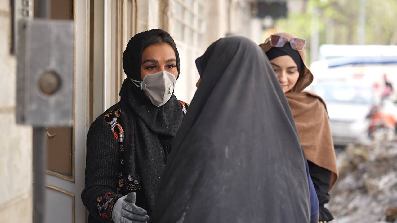خانم دکتر، ترکشهای آغشته به خون و میزانسنی که بوی شهامت میداد خانم دکتر، ترکشهای آغشته به خون و میزانسنی که بوی شهامت میداد
