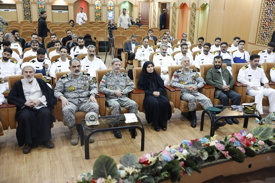 سرلشکر حاتمی: دشمنان آرزوی زانو زدن ملت ایران در مقابل آنها را به گور میبرند