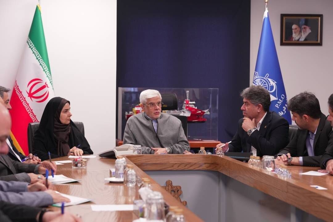 عارف: مدیریت تنگه هرمز با ایران است؛ یا در میز مذاکره یا در میدان حقمان را تثبیت میکنیم عارف: مدیریت تنگه هرمز با ایران است؛ یا در میز مذاکره یا در میدان حقمان را تثبیت میکنیم