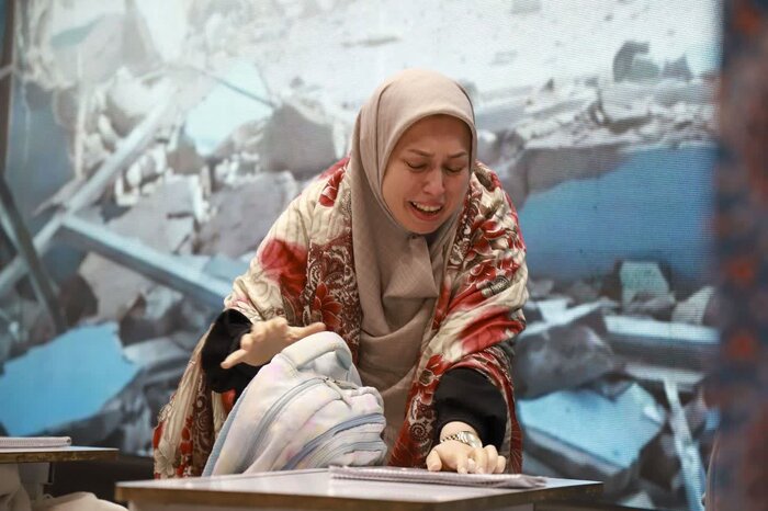 میدانداران هنر انقلاب در جنگ روایتها