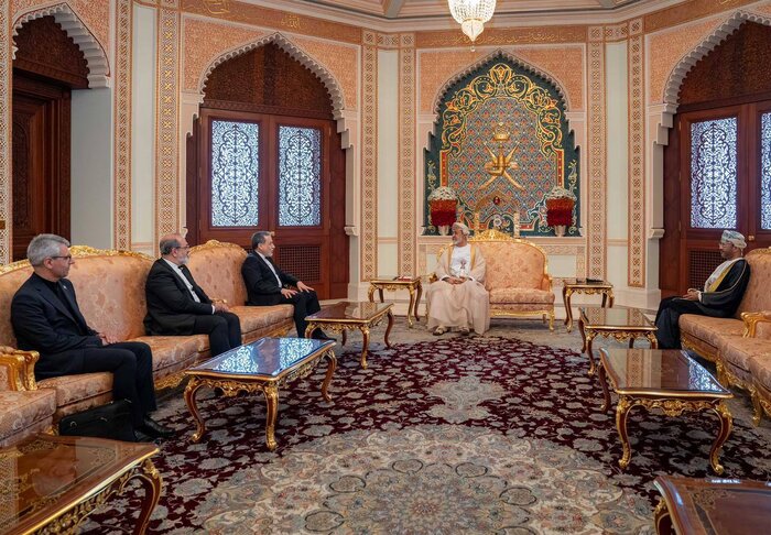 قدردانی عراقچی از مواضع مدبرانه مسقط/ سلطان عمان شهادت رهبر انقلاب را تسلیت گفت