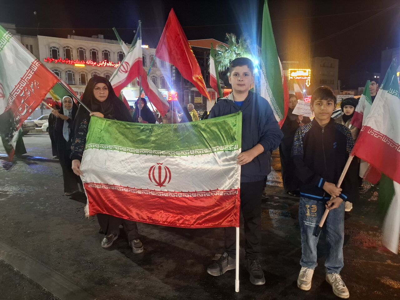 فیلم/شب ۵۶؛ لرستان با «جان» پای بیعت با رهبری ایستاد