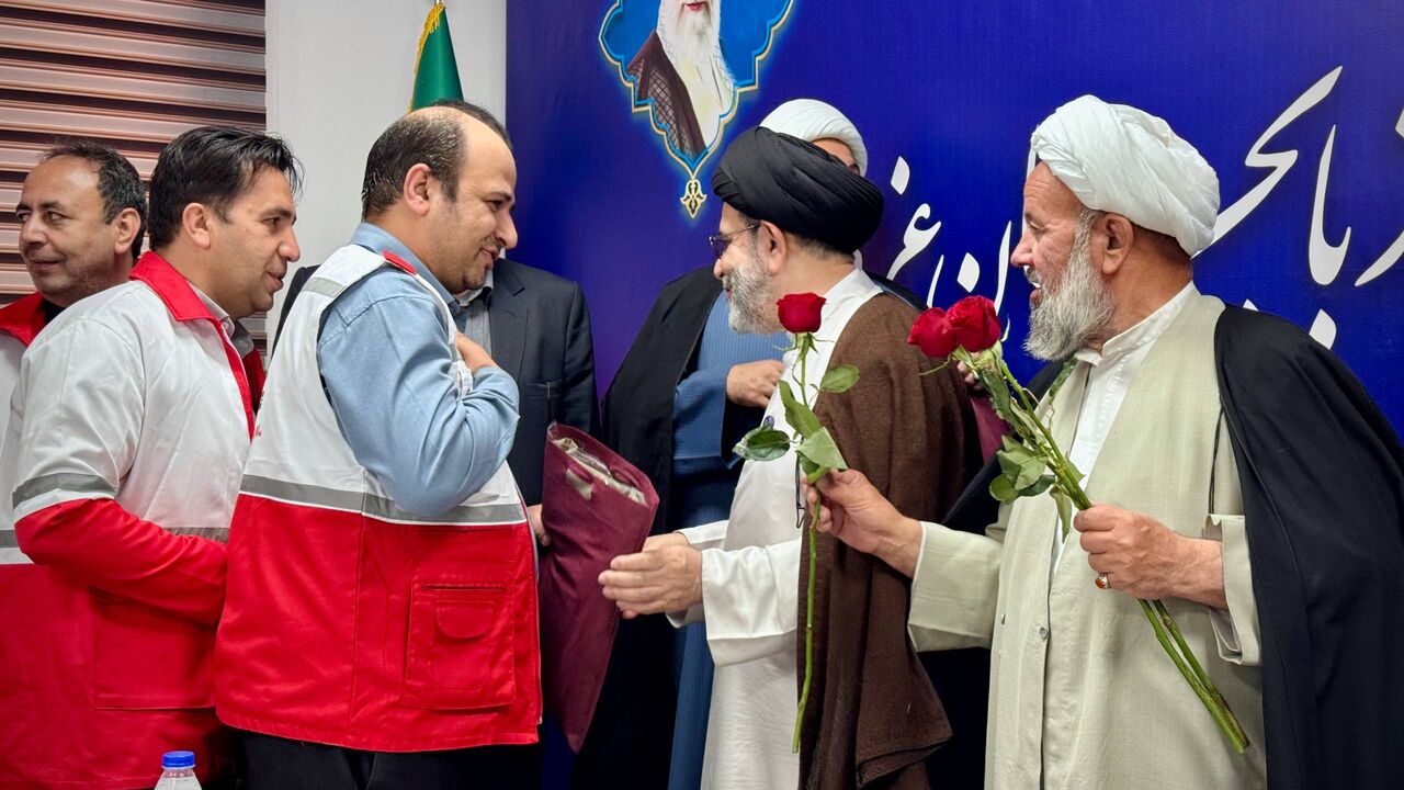 قدردانی نماینده آیت‌الله سیستانی از امدادگران آذربایجان‌غربی/هلال‌احمر امید مردم درجنگ بود