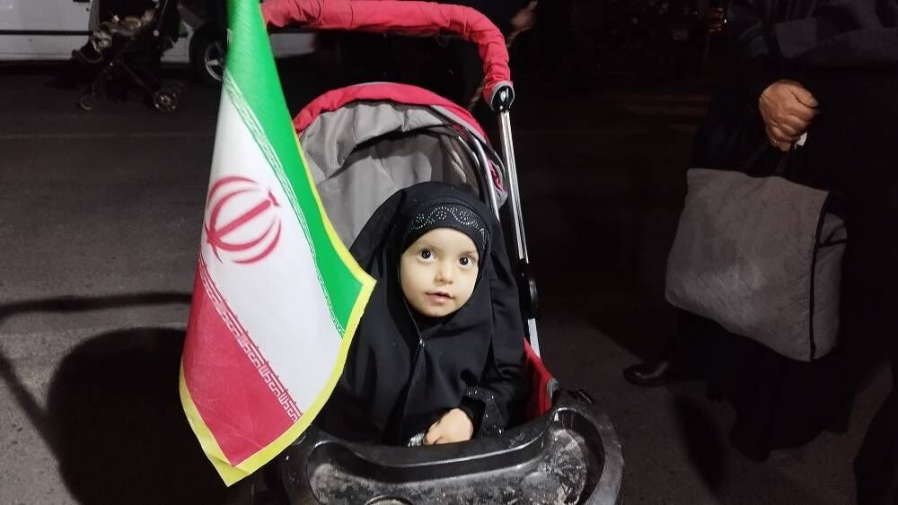 تهران در تسخیر سه رنگ؛ پرچم یعنی «ما»