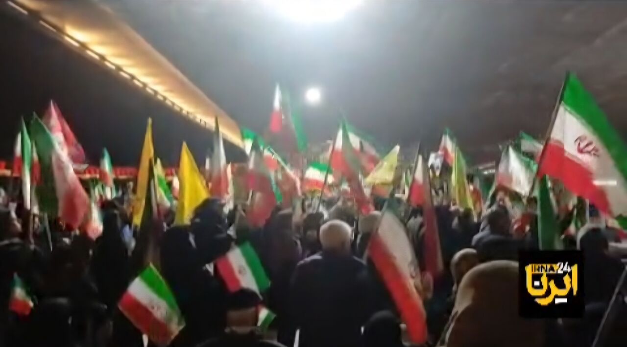 پنجاه و هفتمین شب حماسه و بیداری در شیراز؛ گام‌های استواری که لرزه بر اندام دشمن می‌افکند