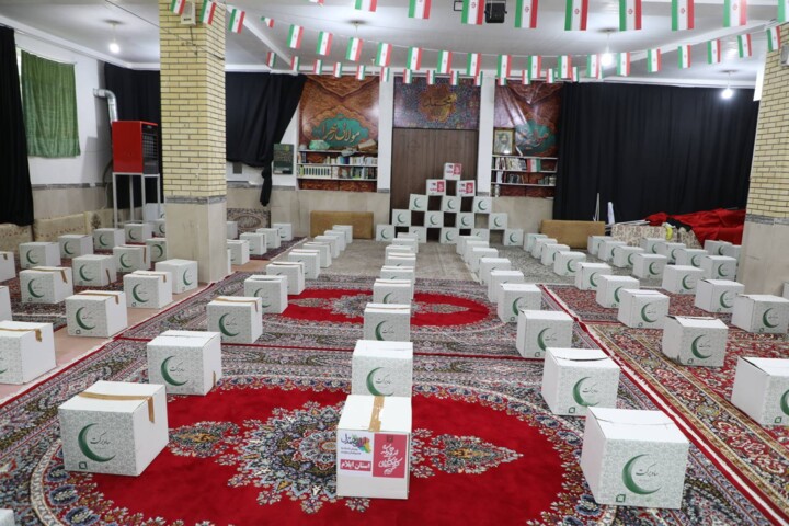 اجرای پویش ایران همدل با توزیع ۲۶۰۰ بسته معیشتی در ایلام
