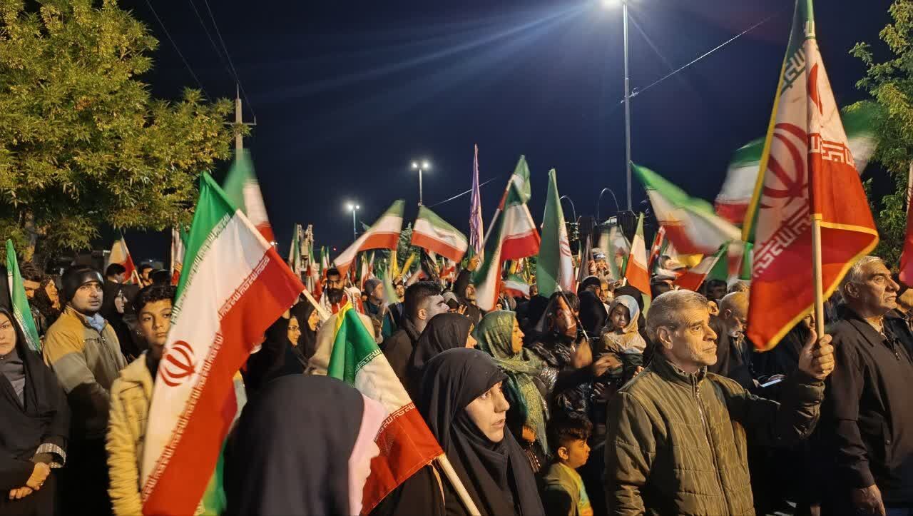 «نحن منتقمون» کرمانشاه در شب کرامت/ موج ۵۸ مردمی پای کار ایران