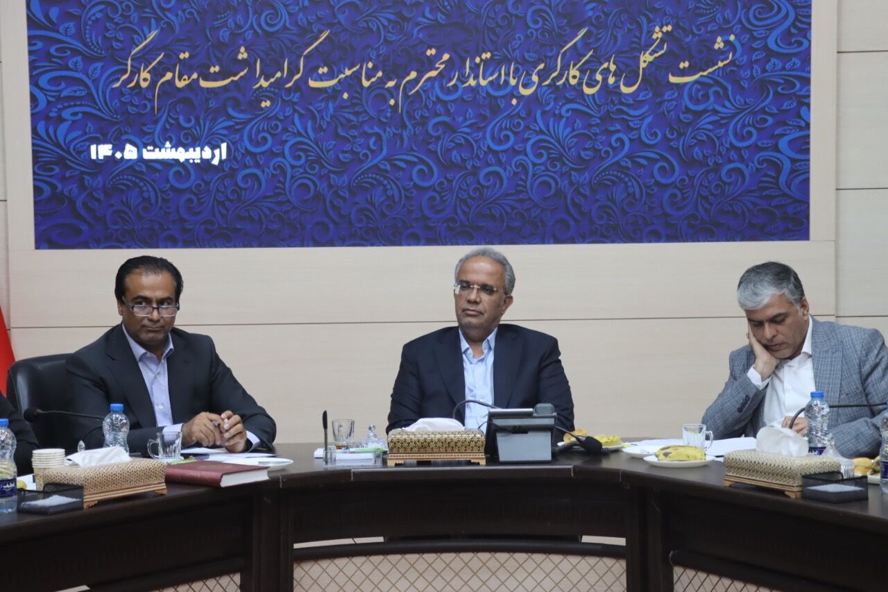استاندار سیستان و بلوچستان: اصلاح ساختارهای معیوب اداری برای حل مشکلات کارگران ضروری است
