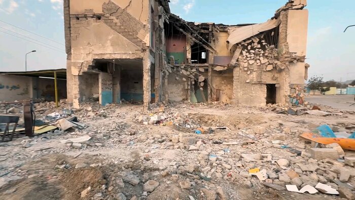 نگارش نمایشنامه «میناب خون» توسط حسین کیانی/ پرچم میناب در عرصه هنر و شهادت بالاست