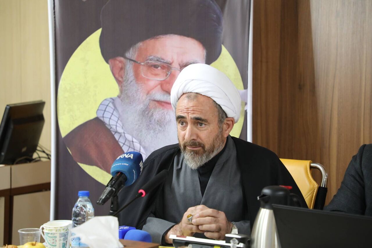 امام جمعه ایلام: زیرساخت‌های ثابت برای زائران اربعین در مرز مهران ایجاد شود