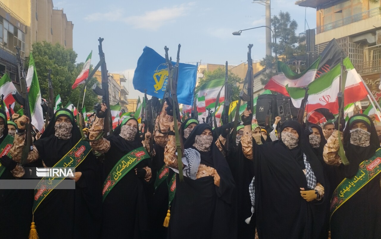 فیلم | امام رضایی‌ها در شیراز لرزه بر دل دشمن انداختند؛ خیزش جان‌فدایان با سلاح و ایمان