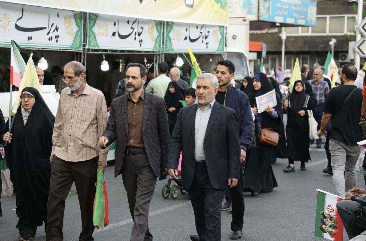 معاون راهبردی و امور مجلس رئیس جمهور: همه باید در مسیر منافع ملی ملت ایران گام بردارند