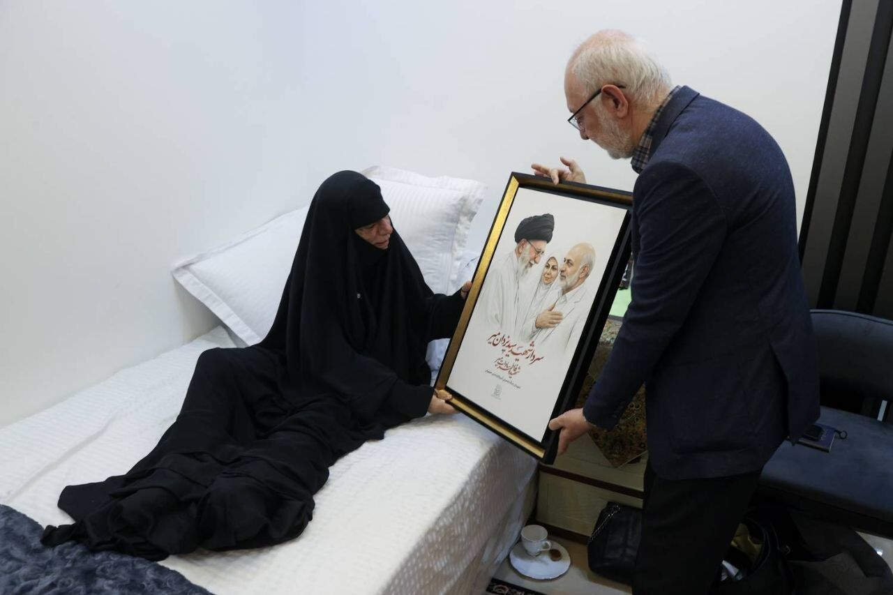معروفِ آسمان‌ها، گمنامِ زمینیان