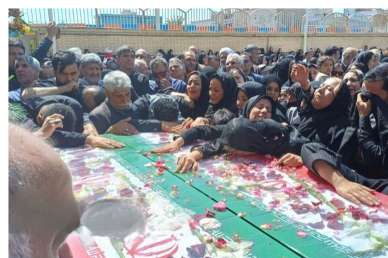 سه شهید حادثه تروریستی زاهدان تشییع شدند