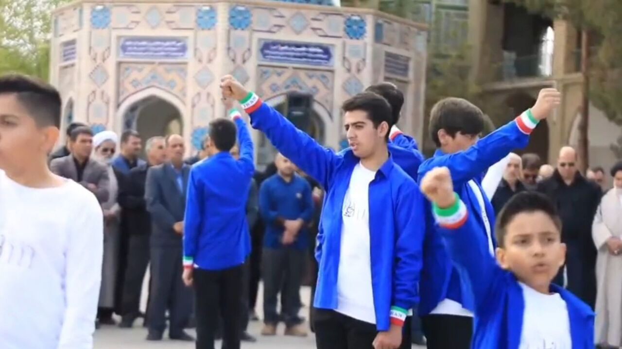 فیلم| دهه نودی‌های یزد و بازخوانی نماهنگ 